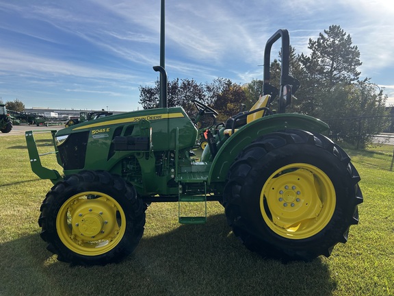 John Deere 5045E