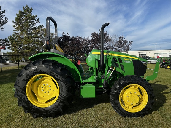 Used 2022 John Deere 5045E Utility Tractors at Horizon Ag & Turf in Edmonton West, AB - Photo5