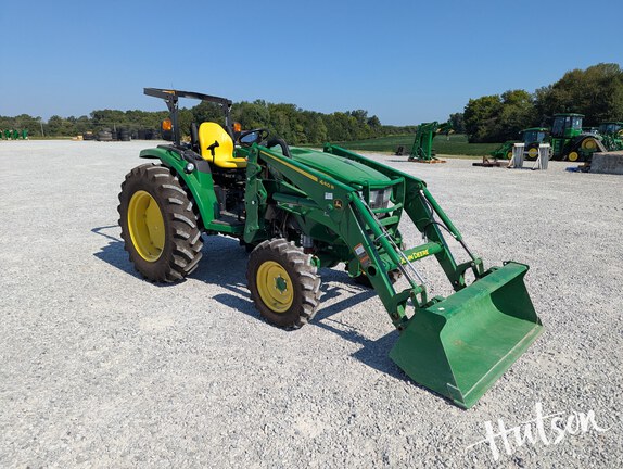 Photo of 2022 John Deere 4052R