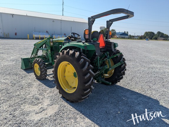 Photo of 2022 John Deere 4052R
