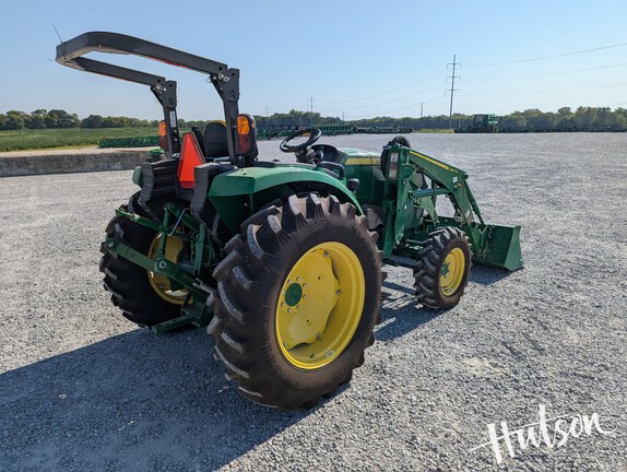 Photo of 2022 John Deere 4052R