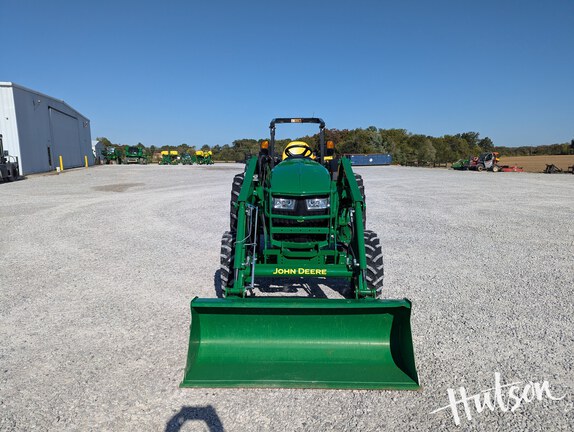 Photo of 2022 John Deere 4052R