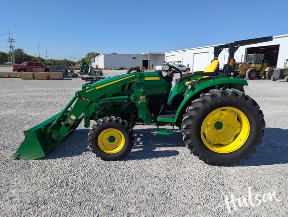 Photo of 2022 John Deere 4052R