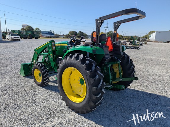Photo of 2022 John Deere 4052R