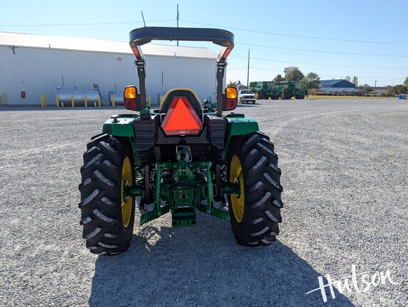 Photo of 2022 John Deere 4052R