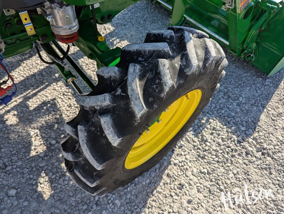 Photo of 2022 John Deere 4052R