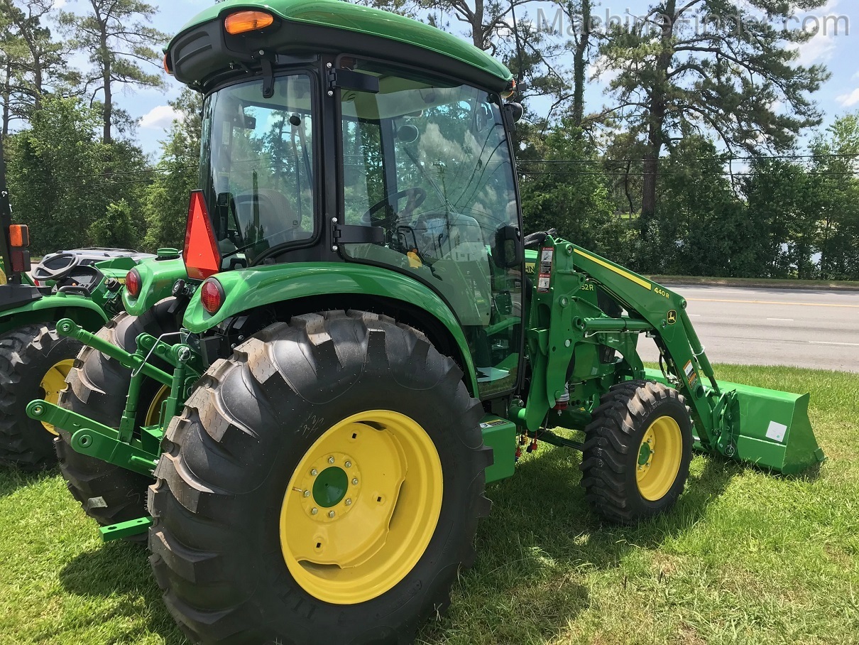 2021 John Deere 4052R Image 3