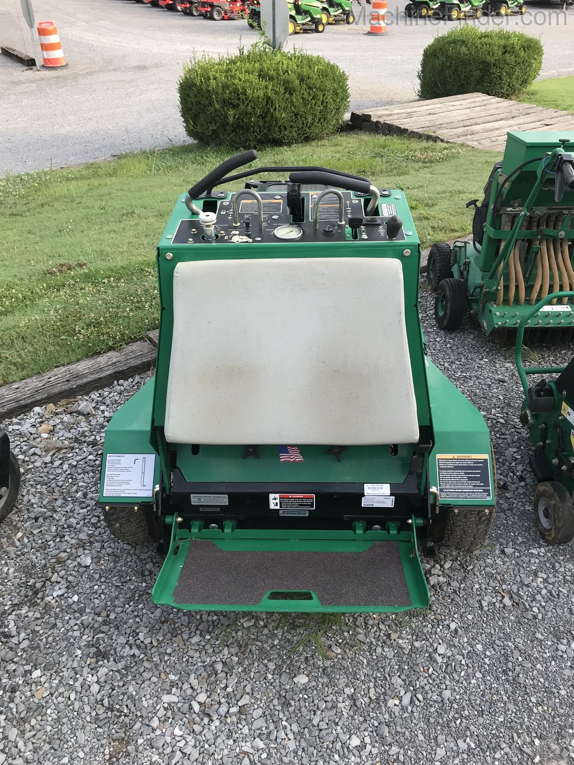 2016 Ryan ZTS Stand On Aerator Image 3