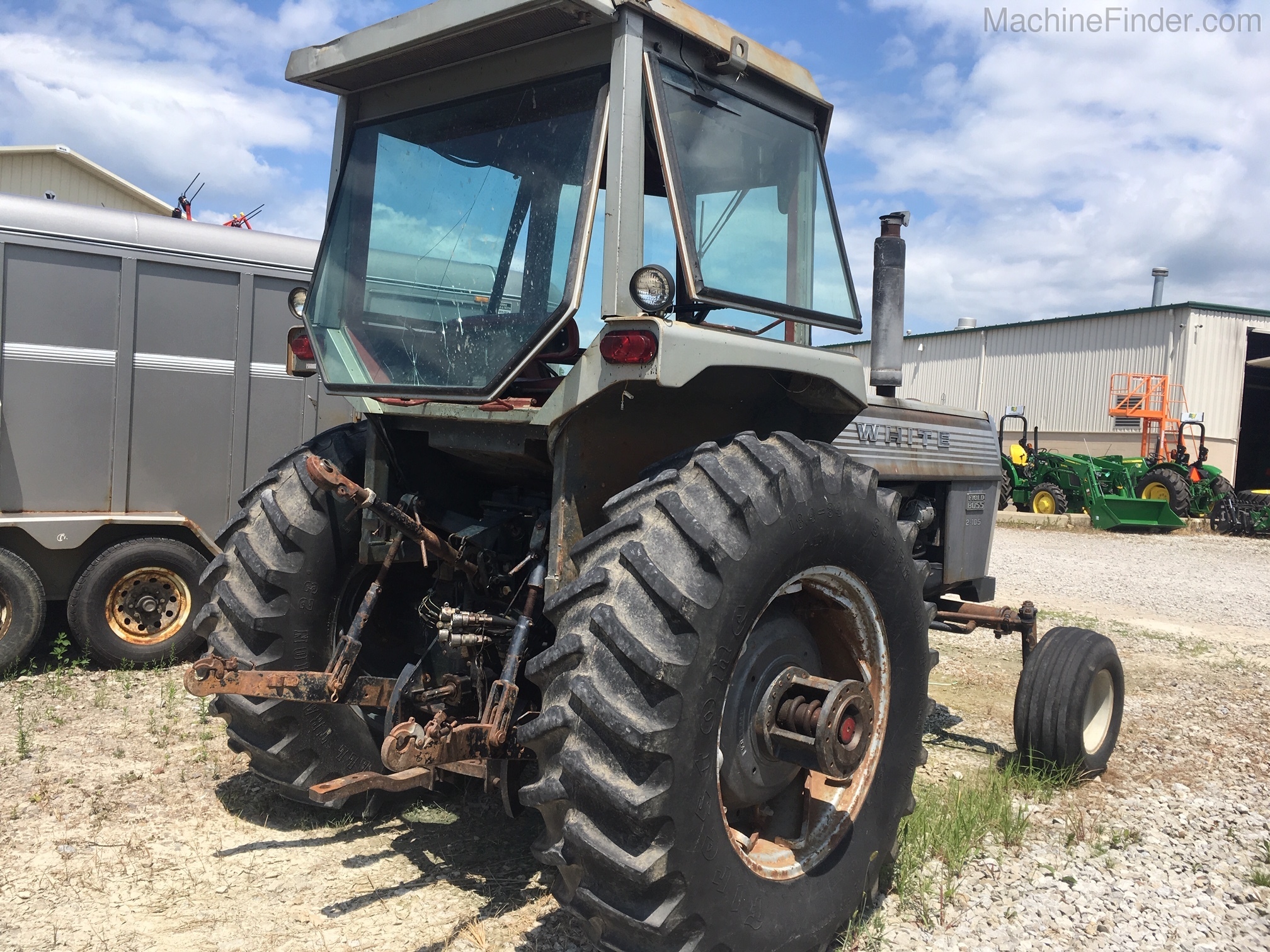 1977 White 2-105 Image 6