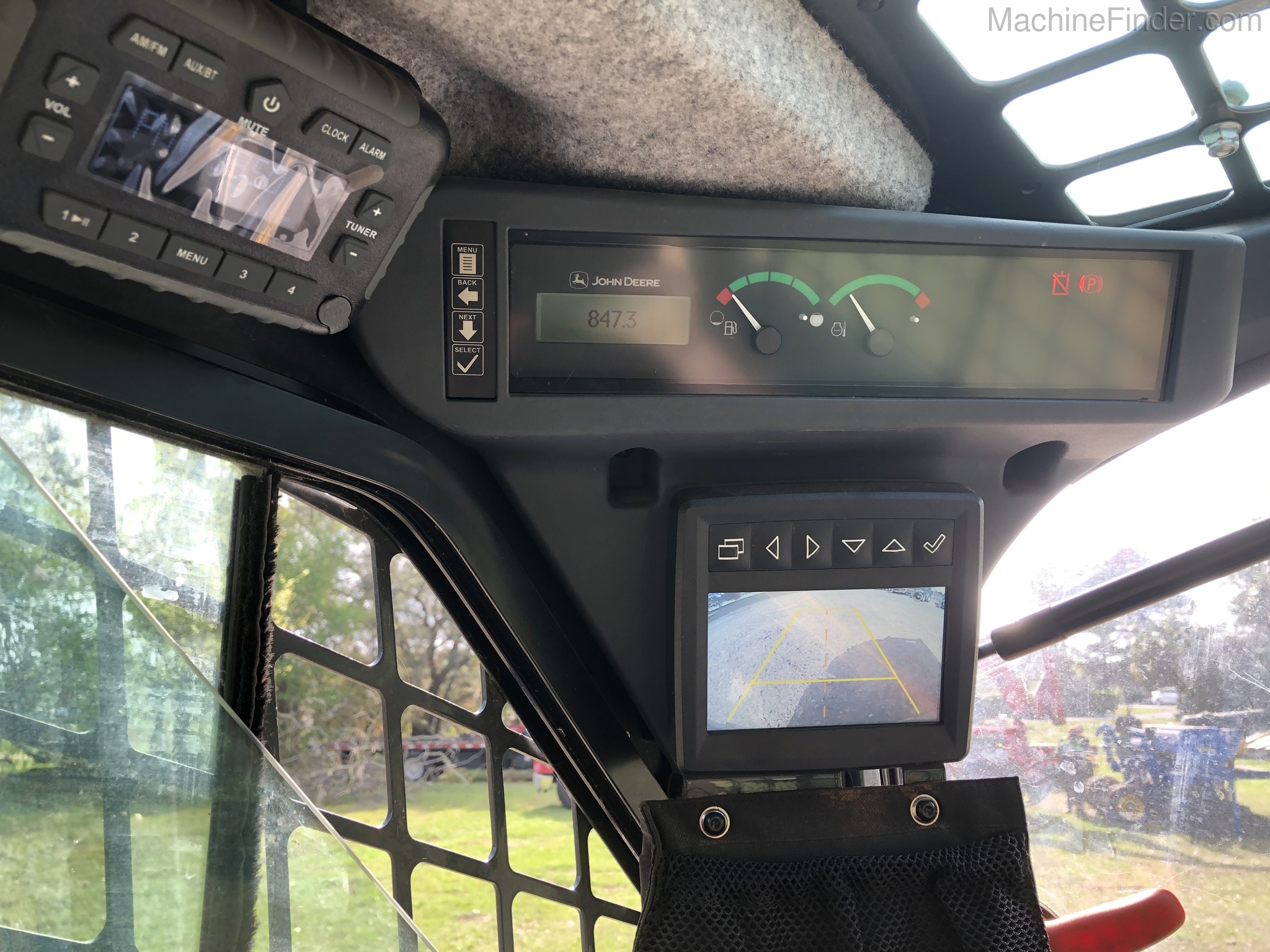 2018 John Deere 333G Image 5