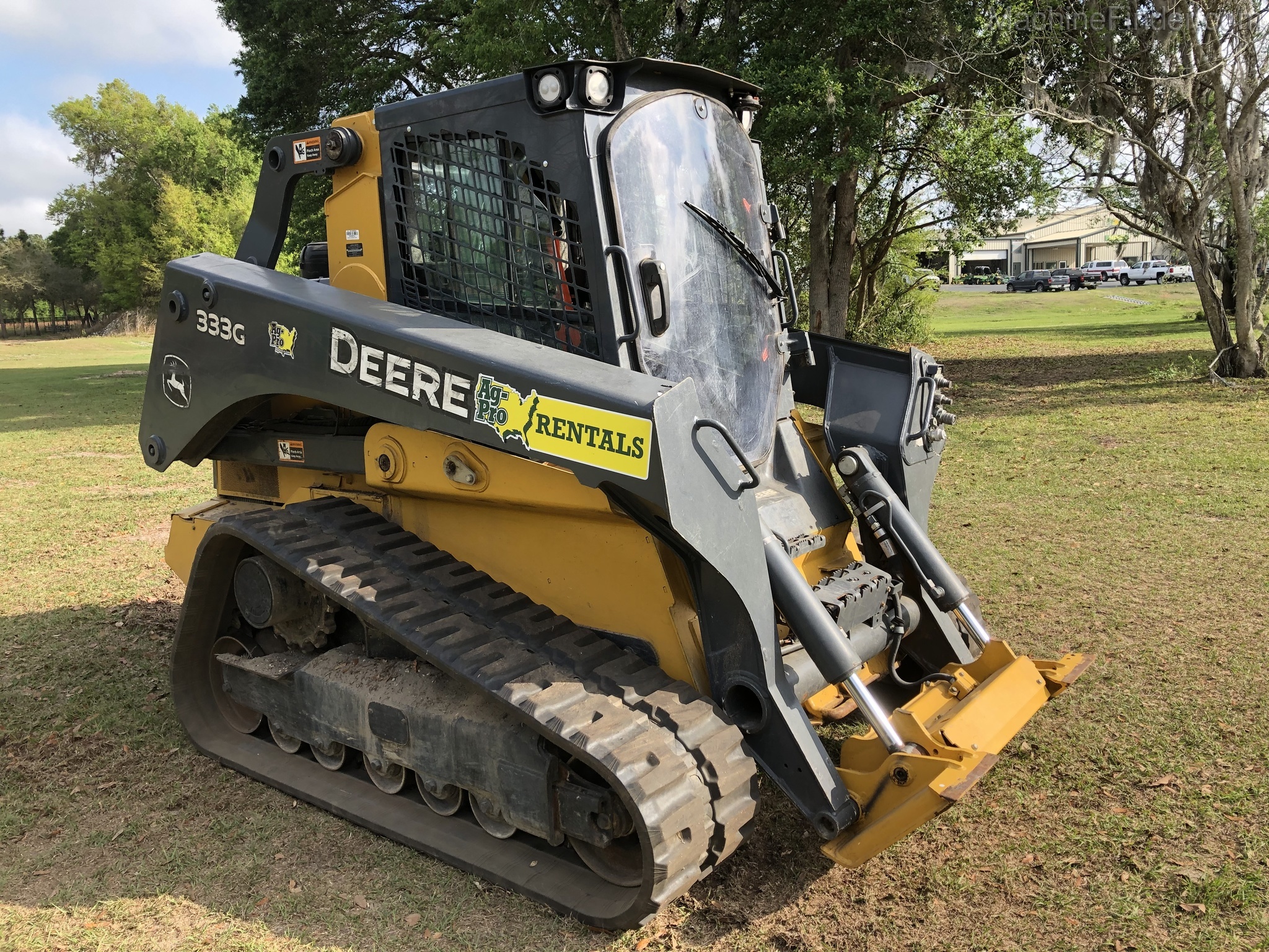 2018 John Deere 333G Image 2