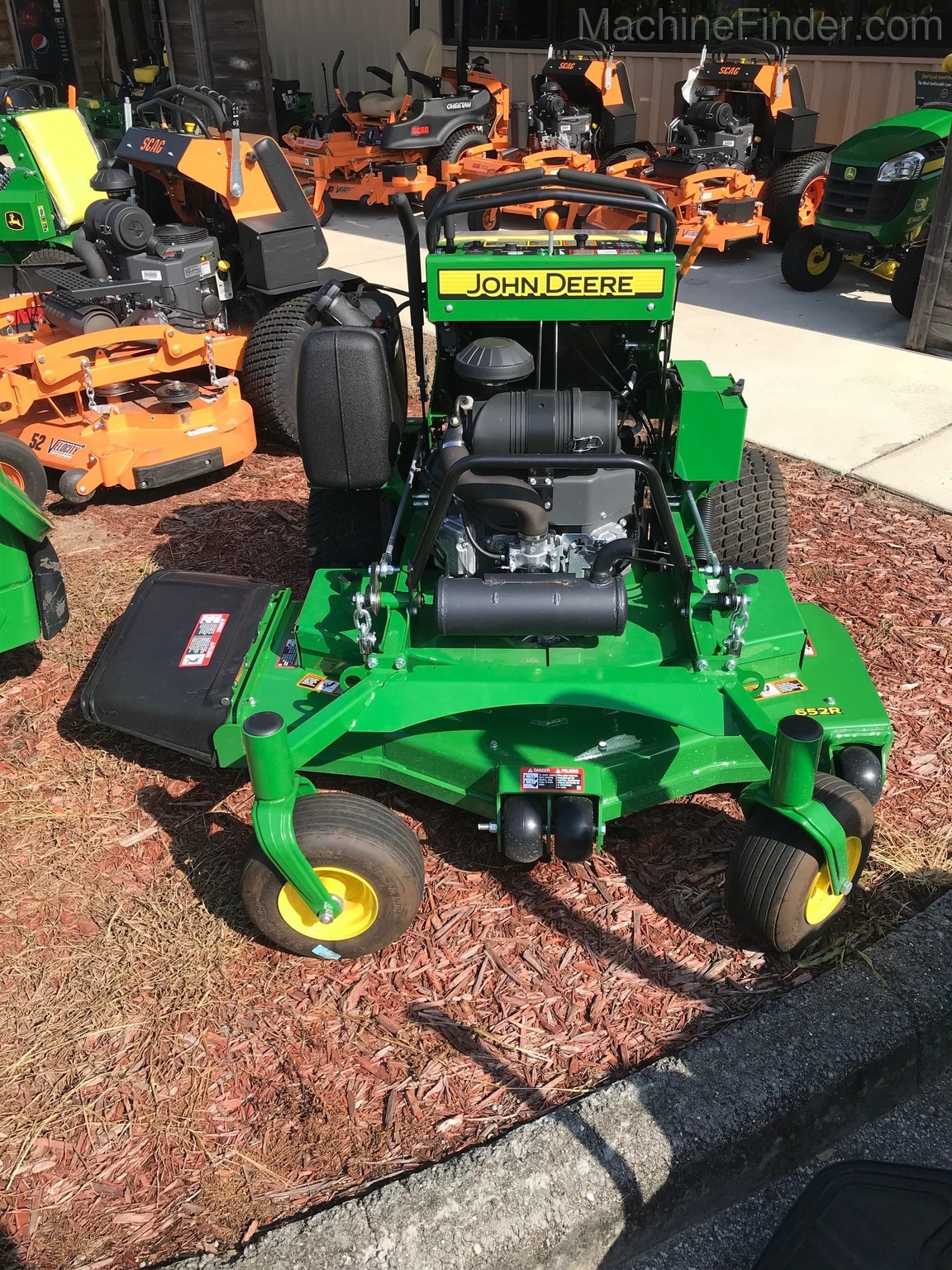 2021 John Deere 652R Image 1