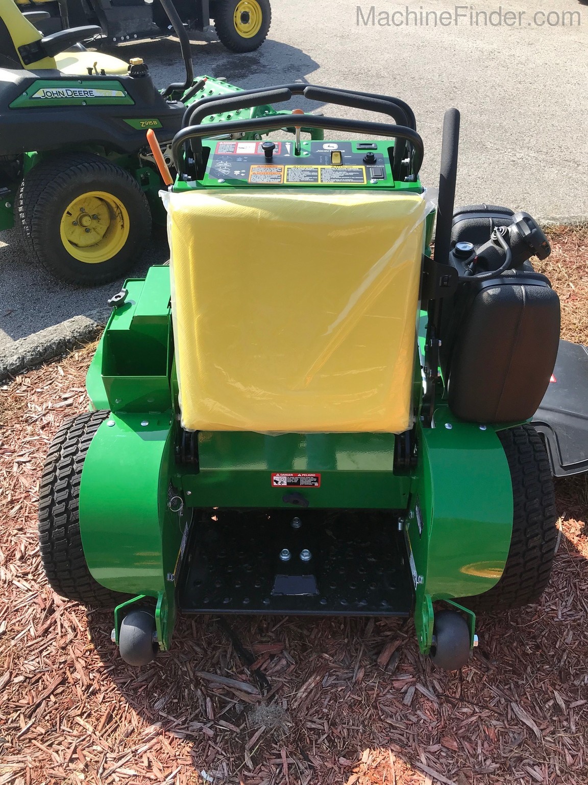 2021 John Deere 652R Image 3