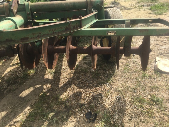 John Deere 8' Image 6