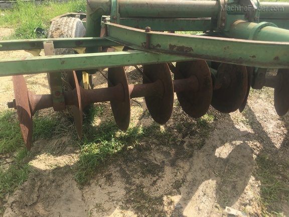 John Deere 8' Image 7