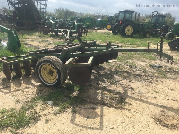 John Deere 8' Image 8