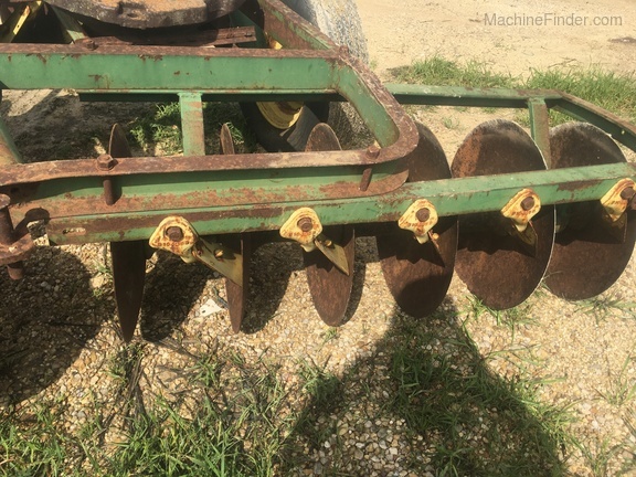 John Deere 8' Image 5