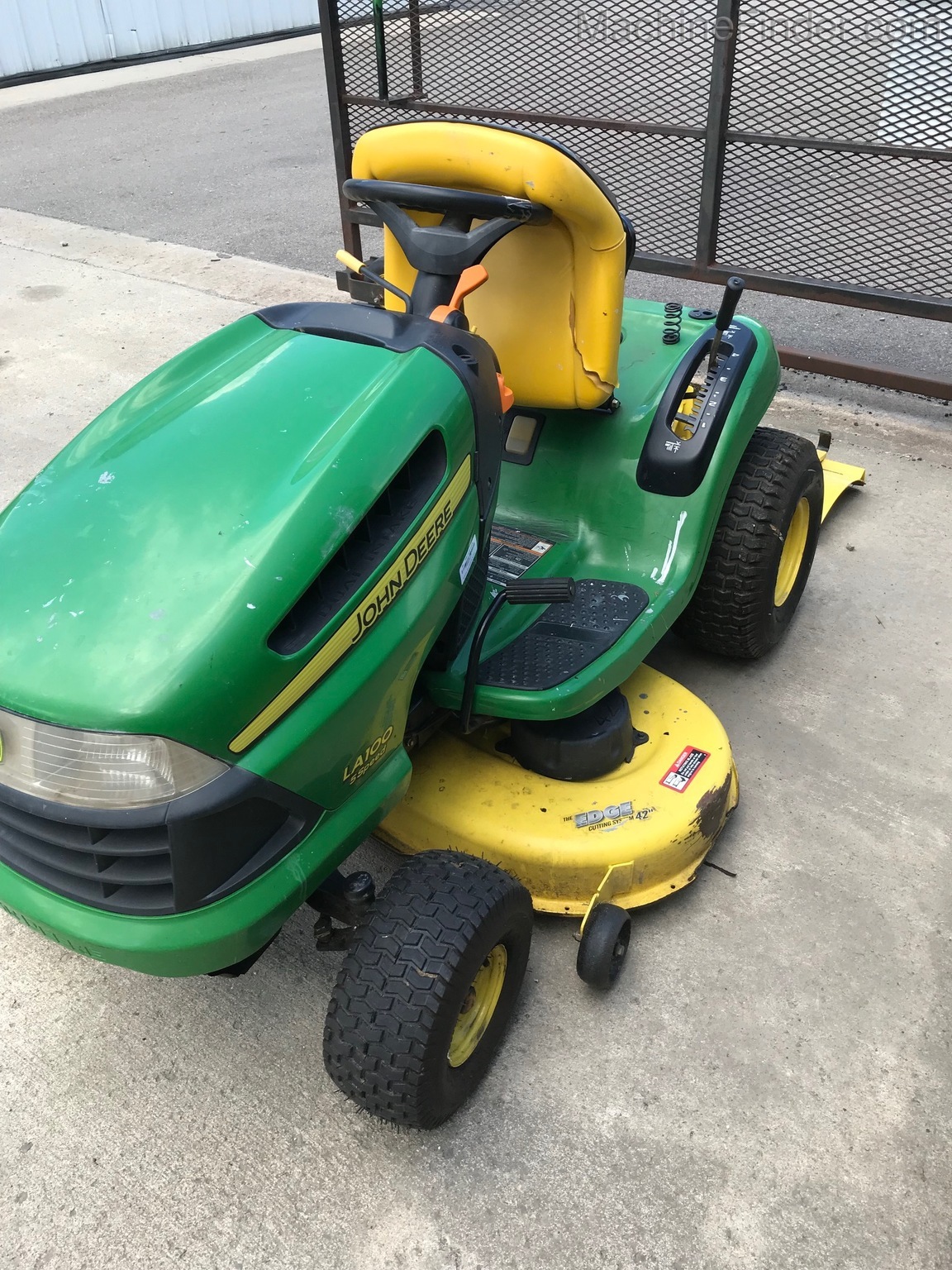 2007 John Deere LA100 Image 1