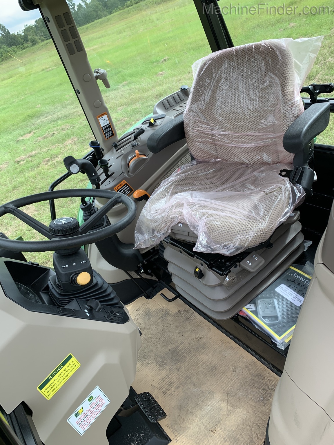 2020 John Deere 6120E Image 9