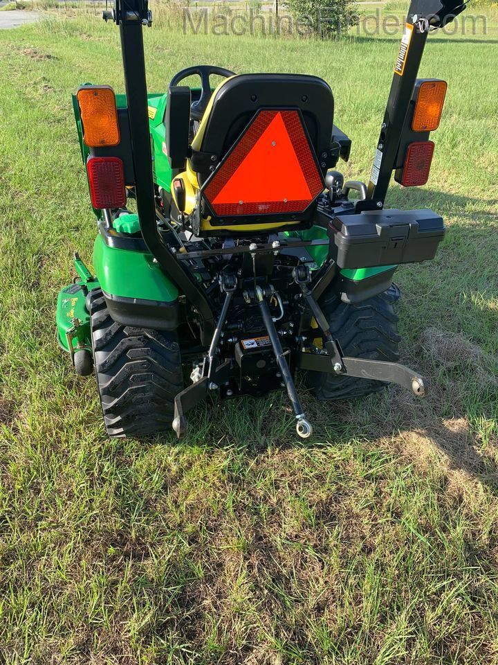 2015 John Deere 1025R Image 5