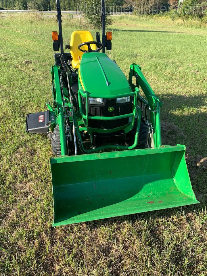 2015 John Deere 1025R Image 7