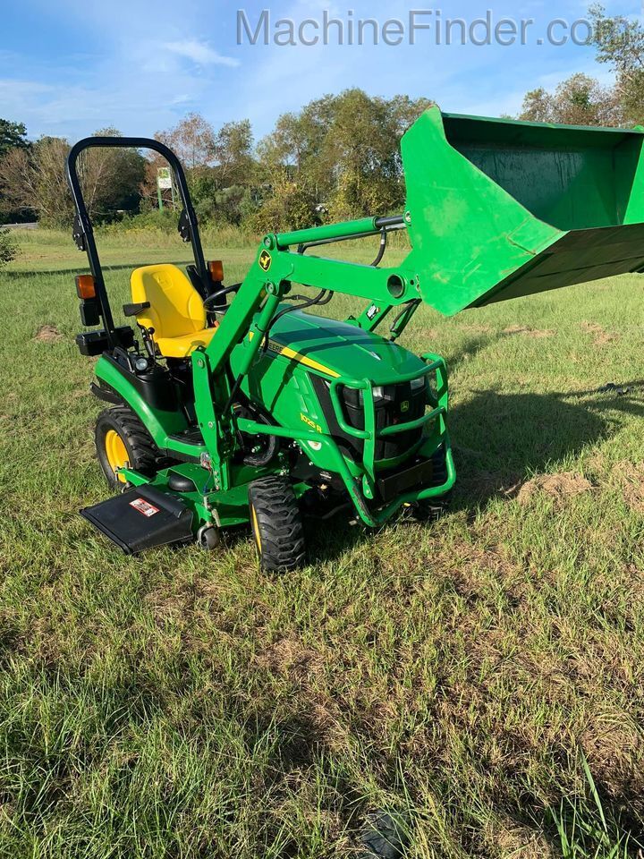 2015 John Deere 1025R Image 11