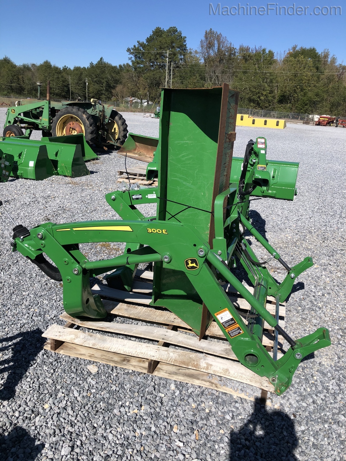 2018 John Deere 300E Loader Image 2