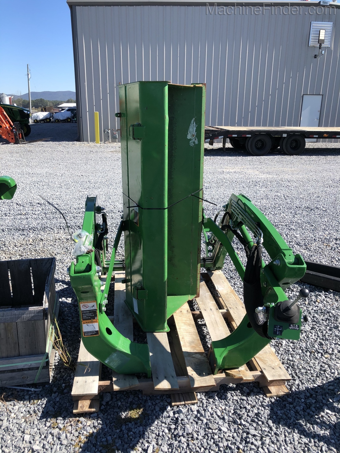 2018 John Deere 300E Loader Image 1