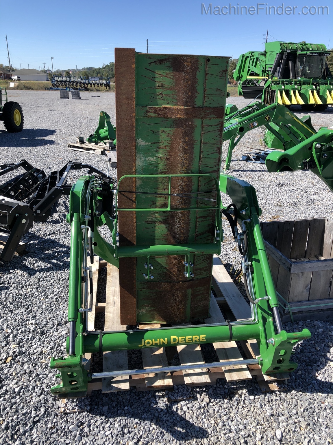 2018 John Deere 300E Loader Image 3