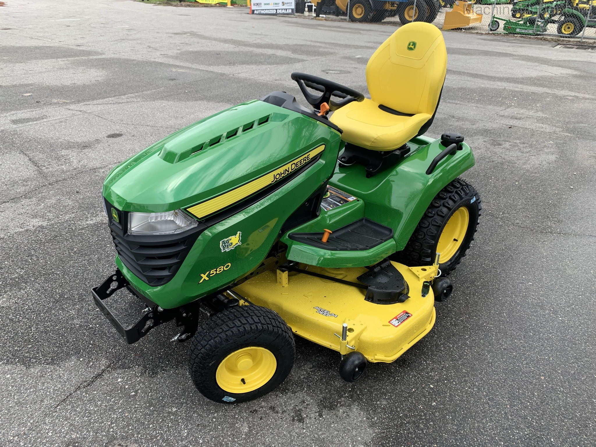 2021 John Deere X580 Image 1