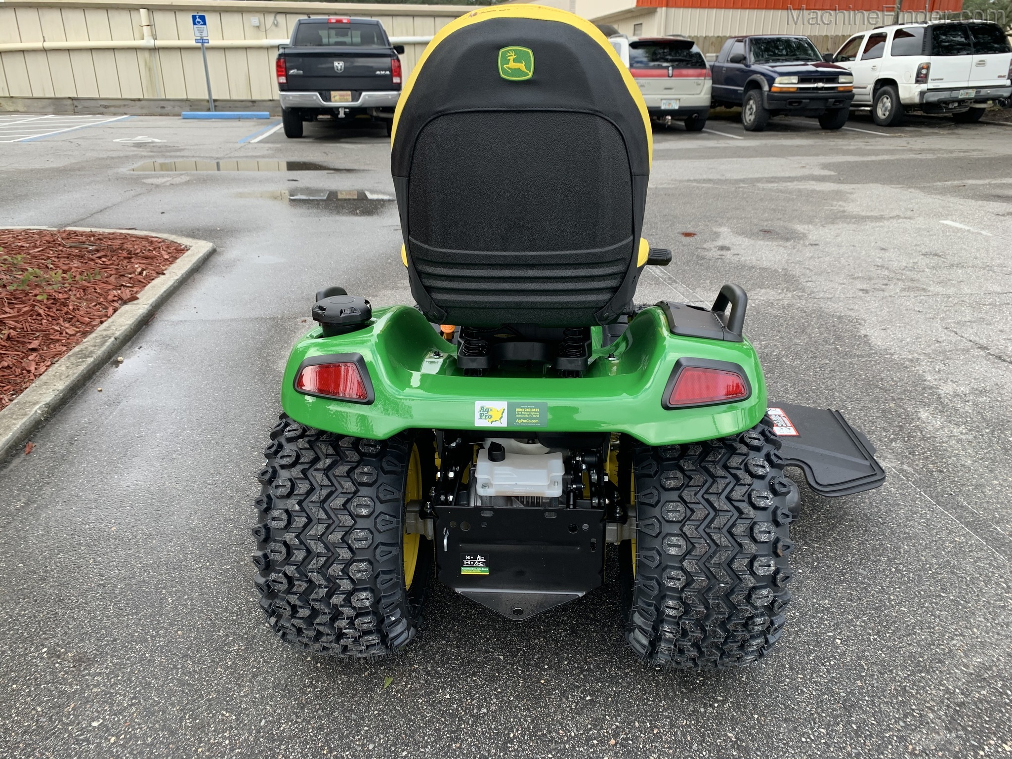 2021 John Deere X580 Image 6