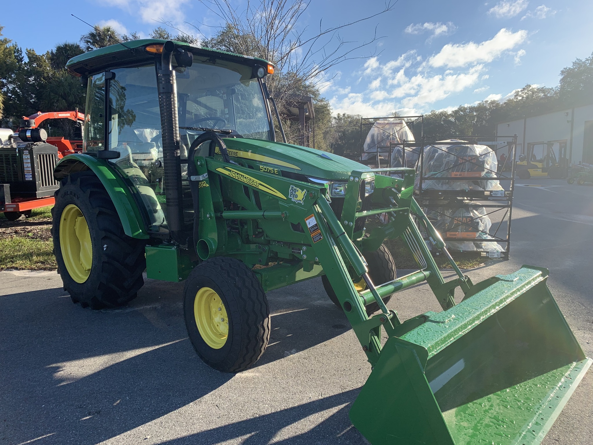 2023 John Deere 5075E Image 3