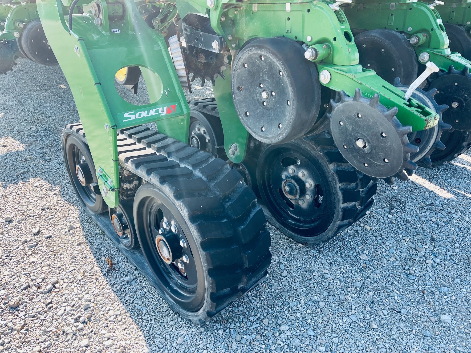 2017 John Deere 1775NT Image 9
