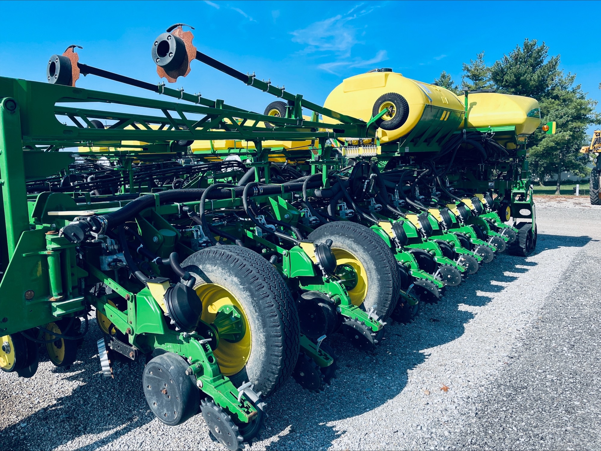 2017 John Deere 1775NT Image 3