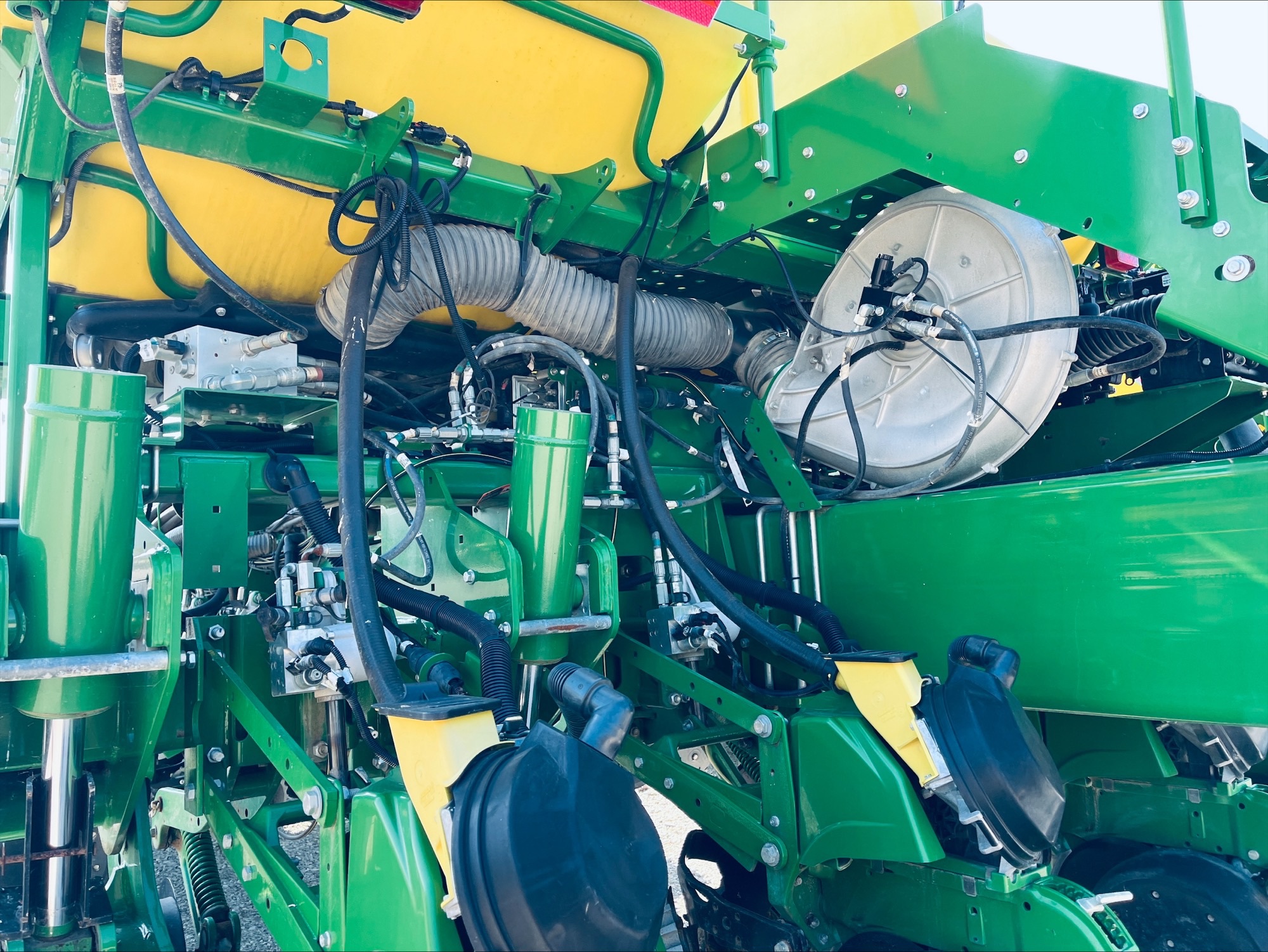 2017 John Deere 1775NT Image 17