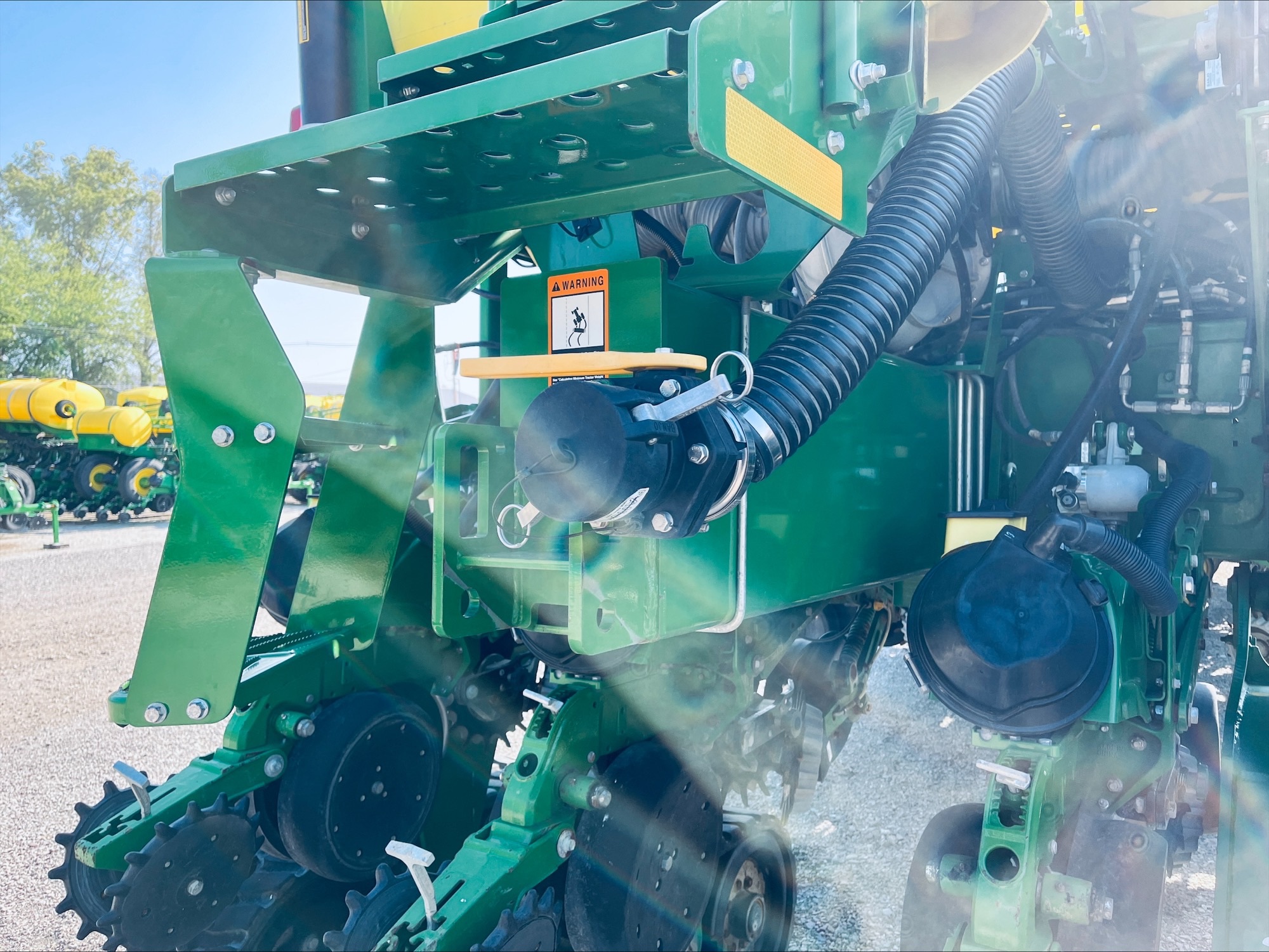 2017 John Deere 1775NT Image 18