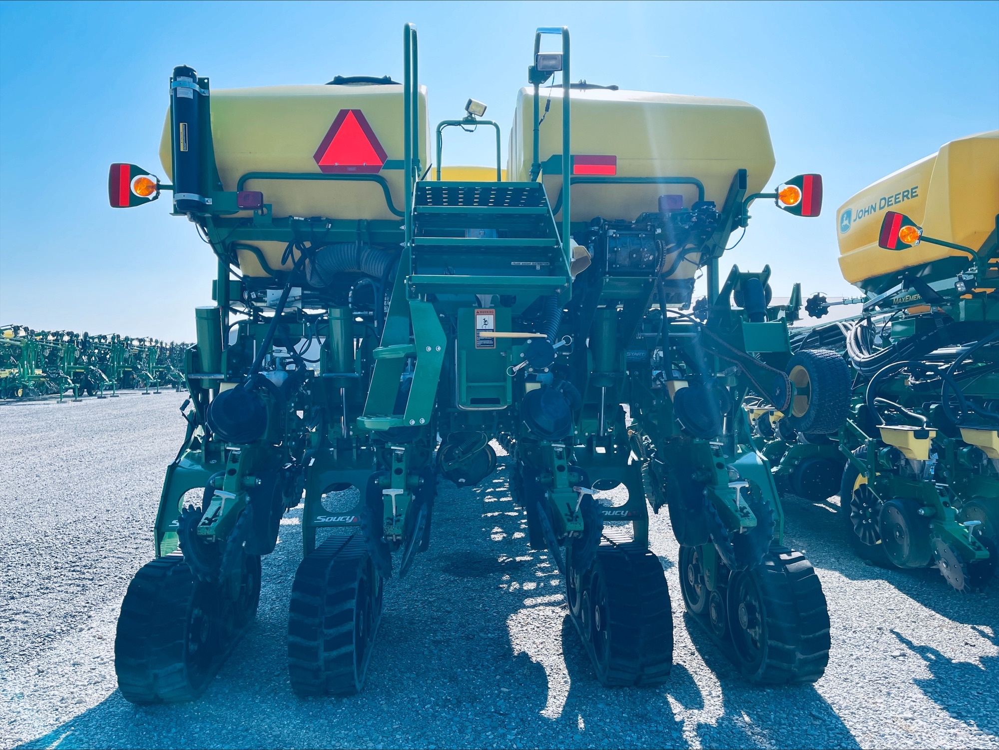 2017 John Deere 1775NT Image 16