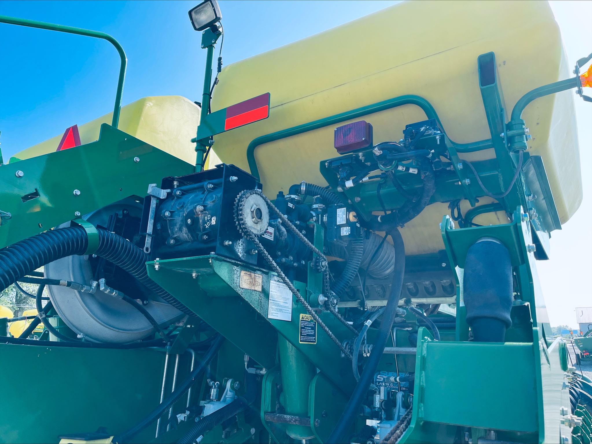 2017 John Deere 1775NT Image 15