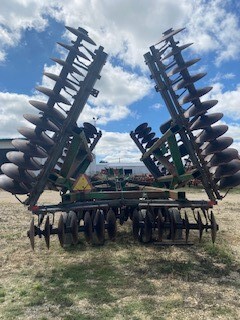 John Deere 235 Image 1