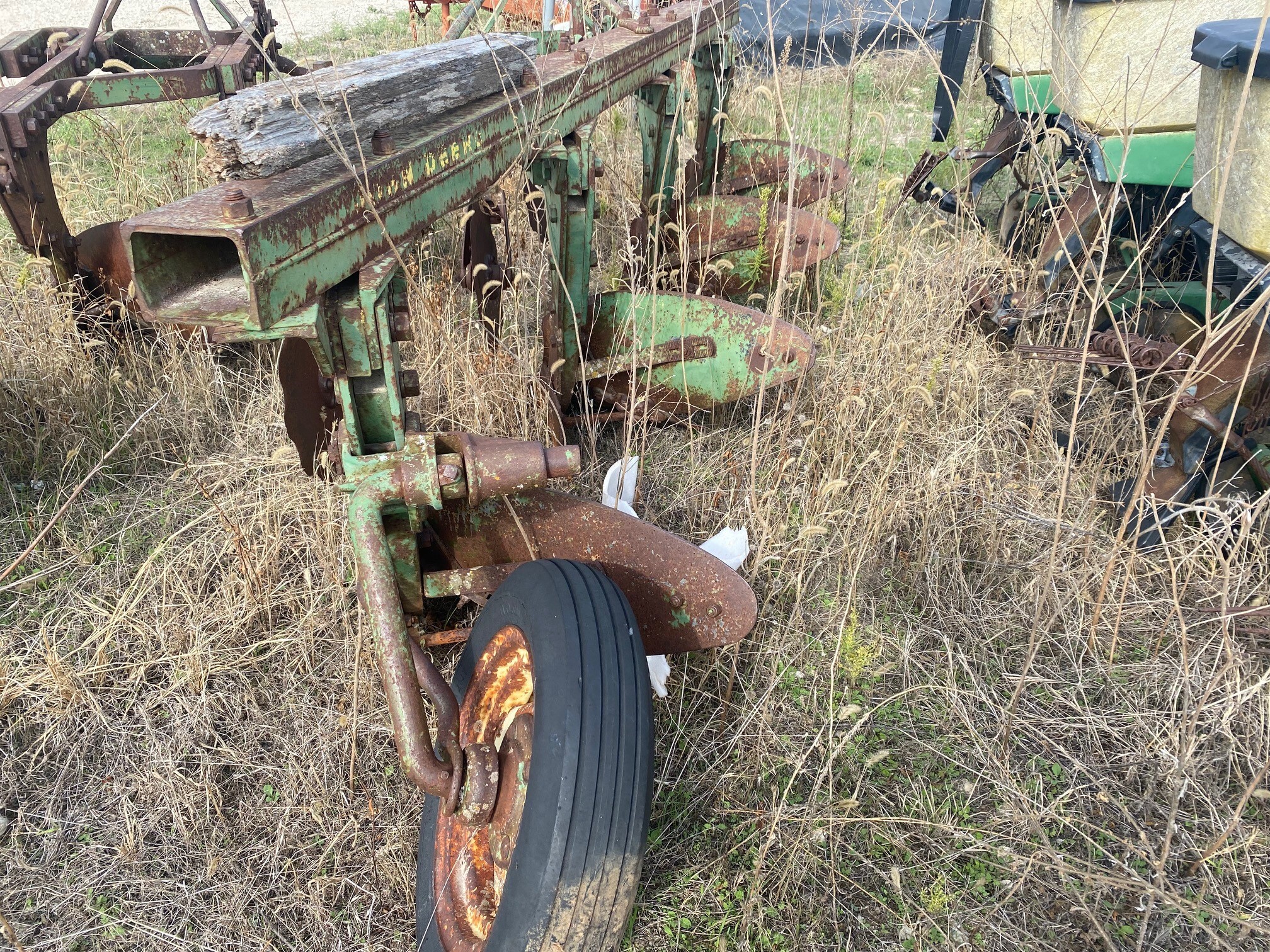 John Deere MOLDBOARD Image 4