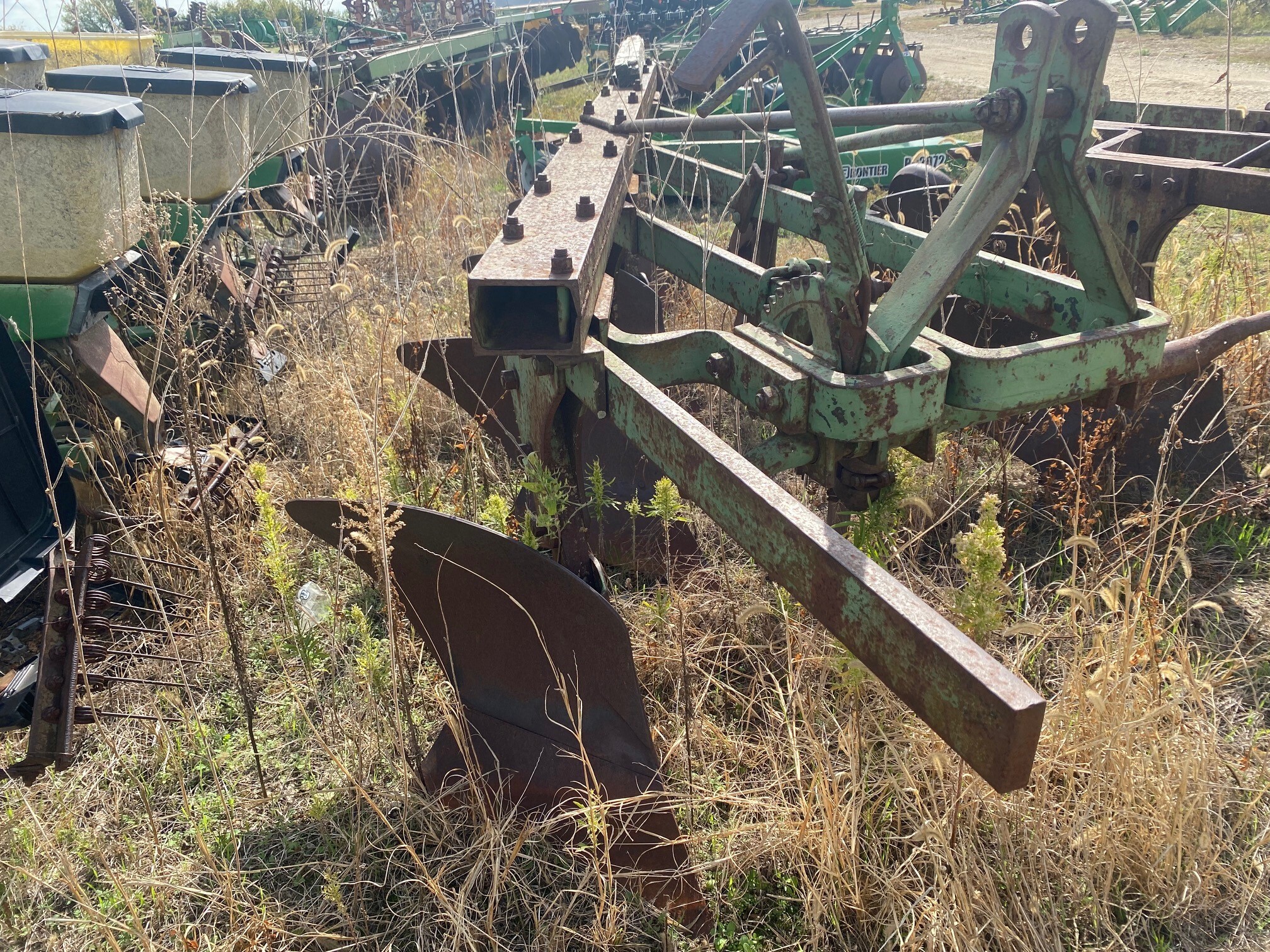 John Deere MOLDBOARD Image 2