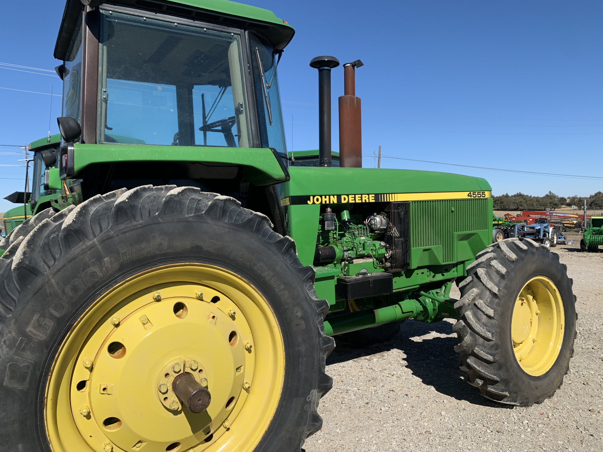 1989 John Deere 4555 Image 5