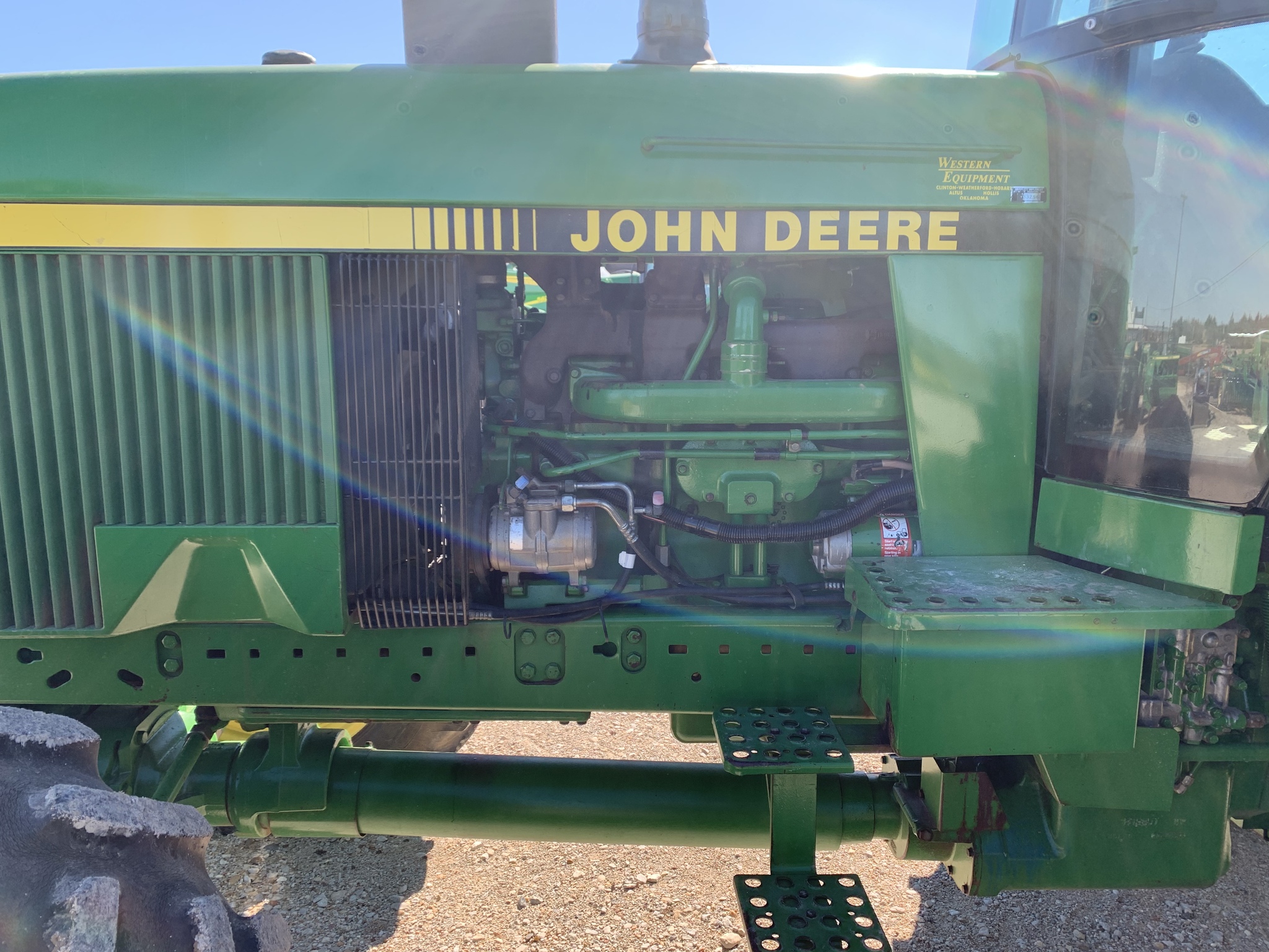 1989 John Deere 4555 Image 3