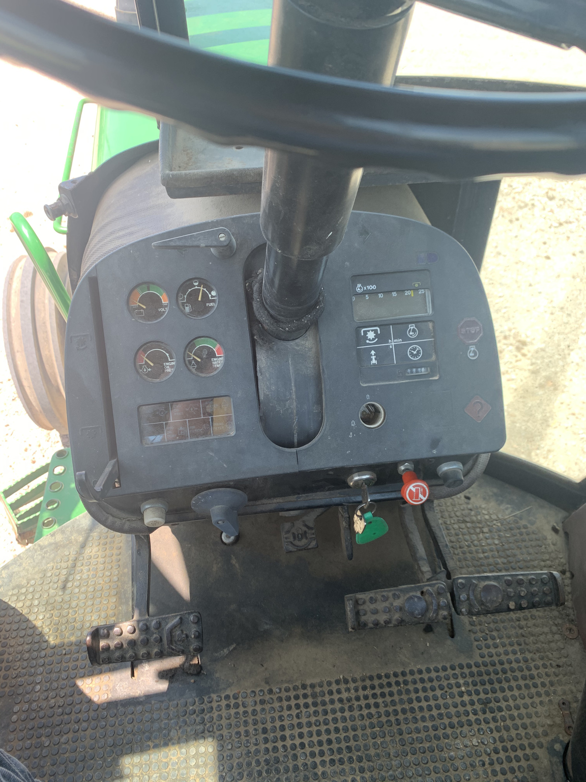 John Deere 4250 Image 6