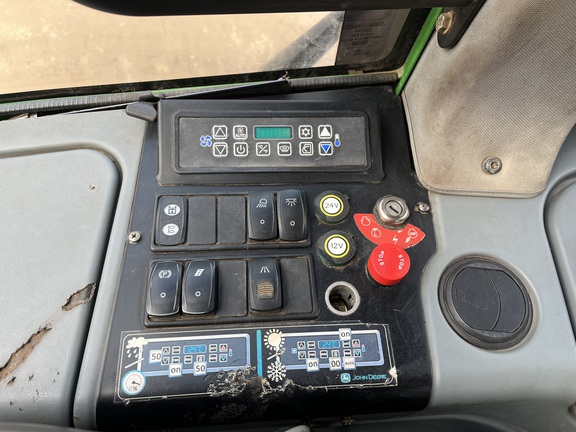 2013 John Deere 1210E