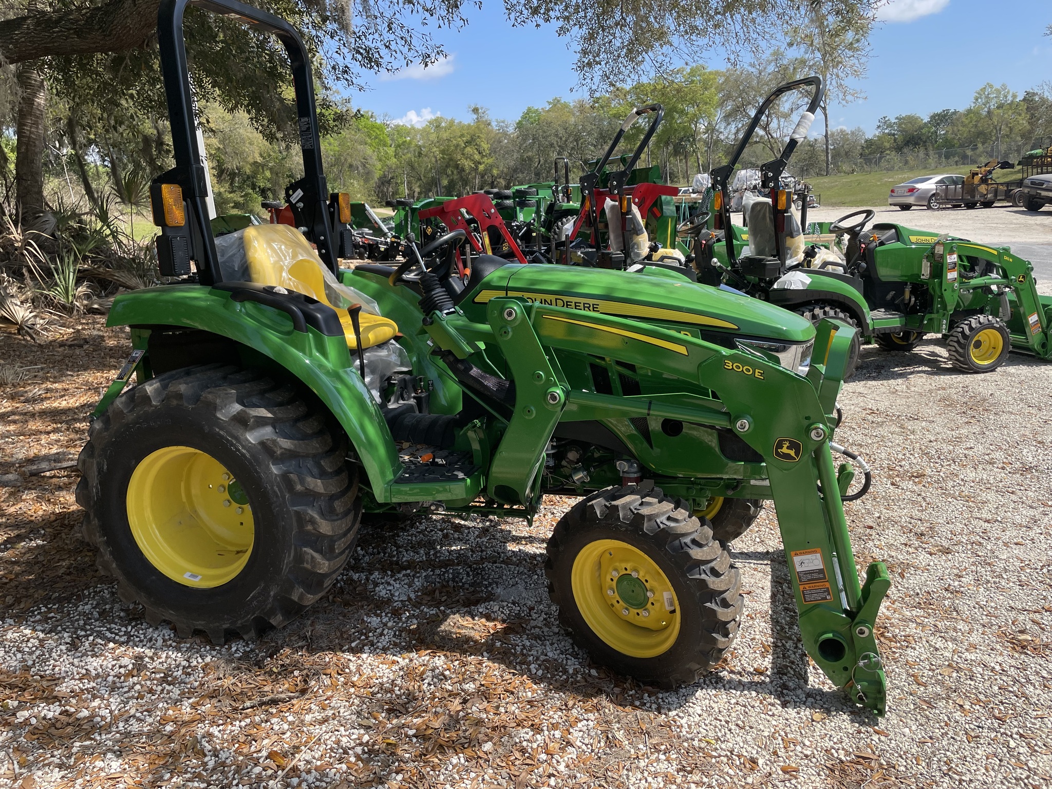 2023 John Deere 3043D Image 1