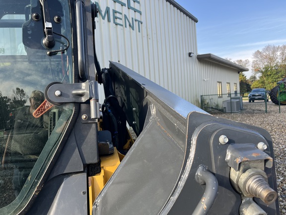 2018 John Deere 333G - Photo26