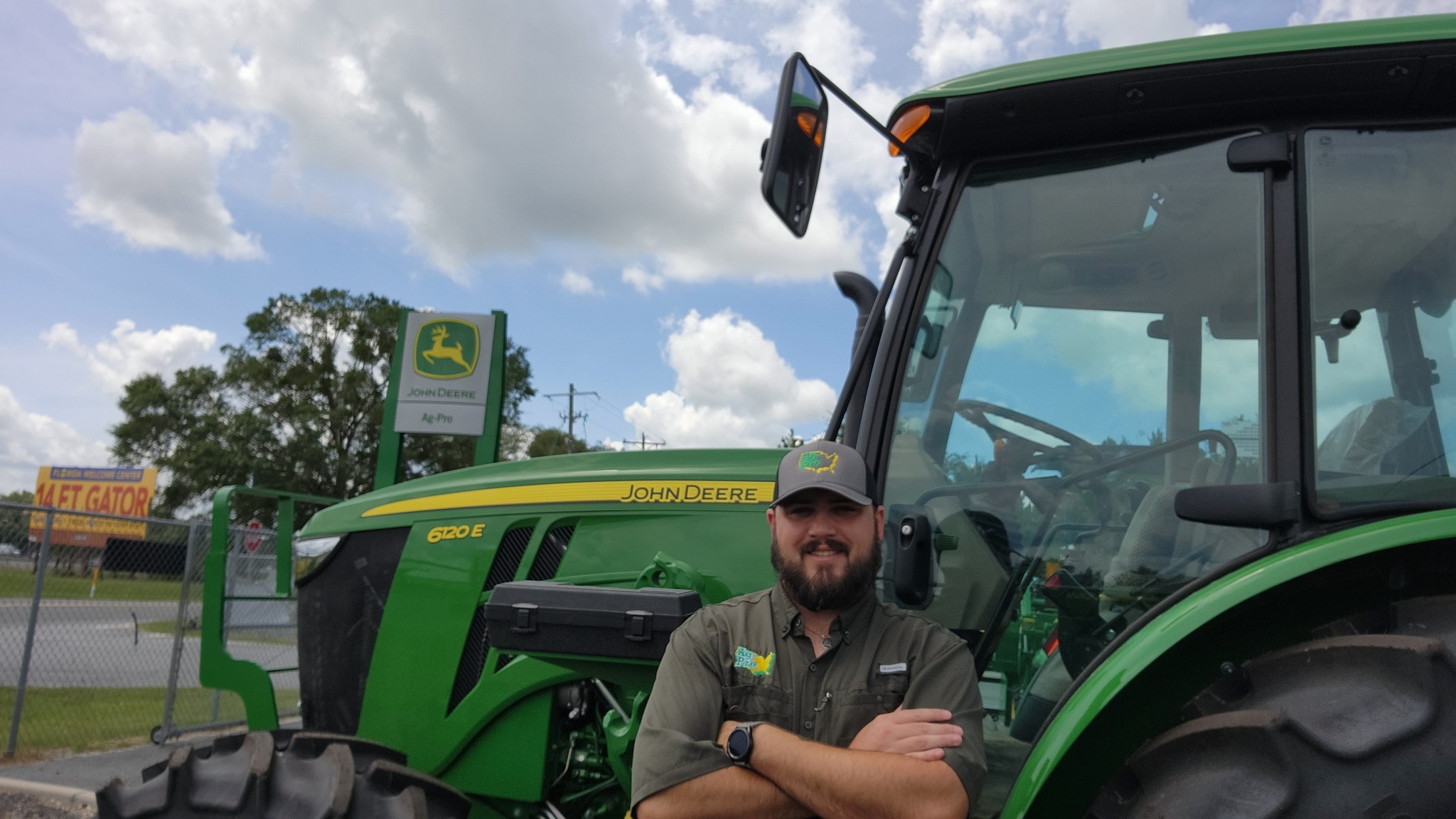 2023 John Deere 348 Image 8