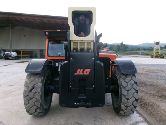 2023 JLG 1055