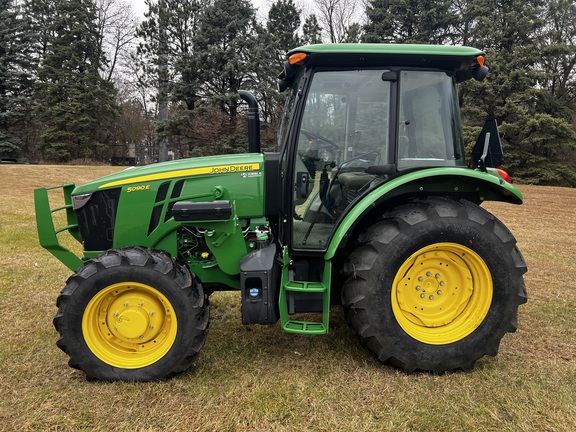 2023 John Deere 5090E - Photo6